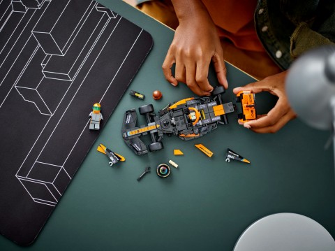 76919 | Тркачки автомобил McLaren Formula 1 верзија 2023IVET.MK - Твојата онлајн продавница